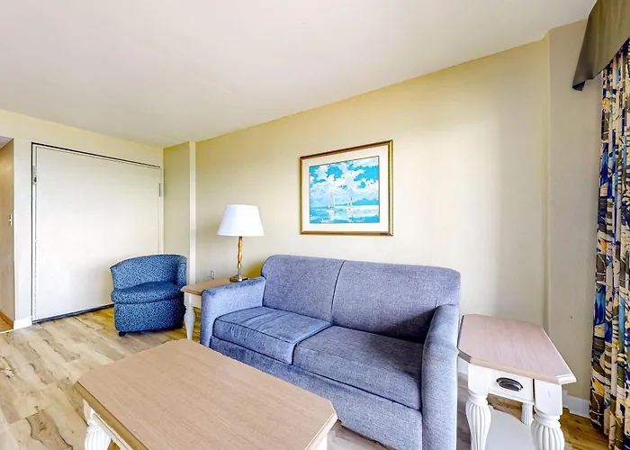 Compass Cove 655
